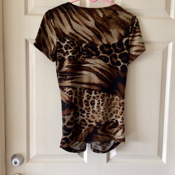 ❣️2/$20❣️ In Studio Patterned Top - Picture 3 of 5